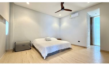 VENTA HERMOSA CASA AMPLIA CON VISTA AL MAR