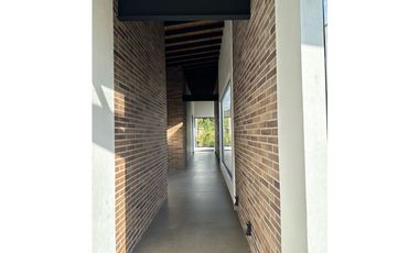 Hermosa casa en venta en El Retiro