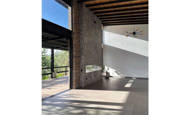Hermosa casa en venta en El Retiro
