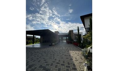 Hermosa casa en venta en El Retiro