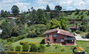 VENTA DE CASA CAMPESTRE EN PARCELACIÓN CERCA A RIONEGRO