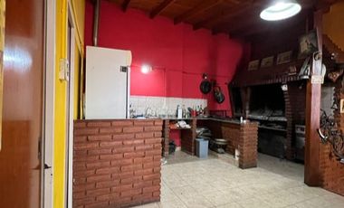 Casa para 2 Familias en venta en Avellaneda Oeste