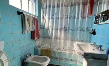 Casa para 2 Familias en venta en Avellaneda Oeste