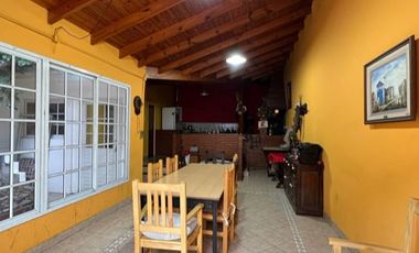 Casa para 2 Familias en venta en Avellaneda Oeste