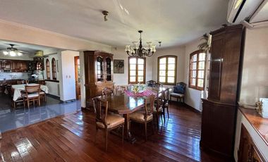 Chalet en venta en Bernal Centro