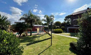 Chalet en venta en Bernal Centro