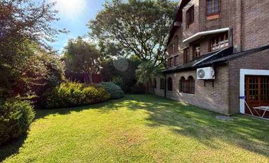 Chalet en venta en Bernal Centro
