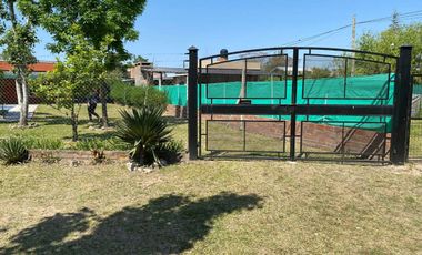 Casa con pileta en venta a 100 metros de Ruta N1