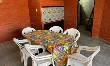 Casa con pileta en venta a 100 metros de Ruta N1