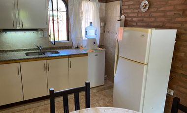 Casa con pileta en venta a 100 metros de Ruta N1