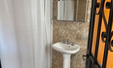 Casa con pileta en venta a 100 metros de Ruta N1