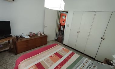 Galpón Depósito con vivienda venta  Lanús