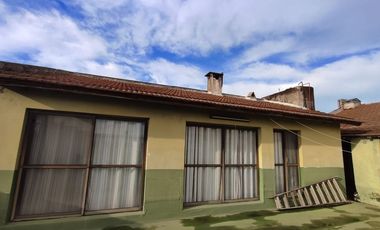 Galpón Depósito con vivienda venta  Lanús