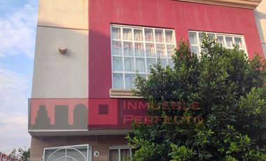 RENTA DE CASA AMUEBLADA EN LOS HÉROES CHALCO
