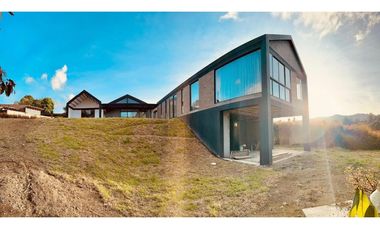 Venta casa para estrenar en alto de Palmas / Poblado