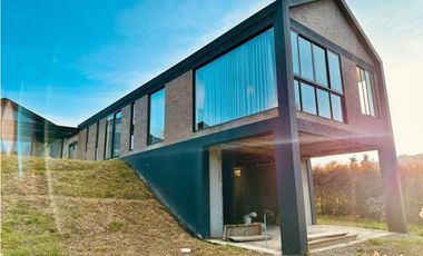 Venta casa para estrenar en alto de Palmas / Poblado