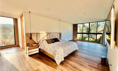 Venta casa para estrenar en alto de Palmas / Poblado