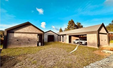 Venta casa para estrenar en alto de Palmas / Poblado