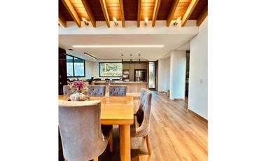 Venta casa para estrenar en alto de Palmas / Poblado