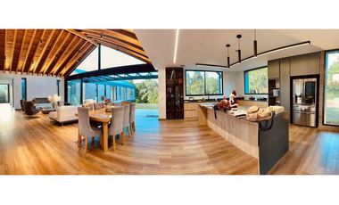 Venta casa para estrenar en alto de Palmas / Poblado