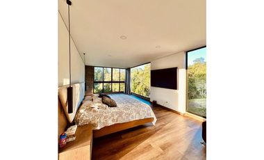 Venta casa para estrenar en alto de Palmas / Poblado