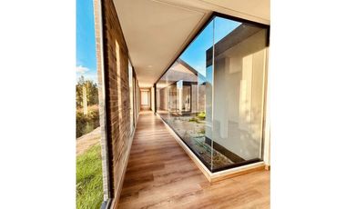 Venta casa para estrenar en alto de Palmas / Poblado