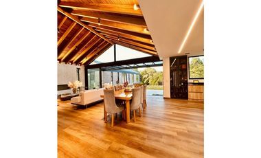 Venta casa para estrenar en alto de Palmas / Poblado