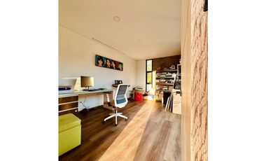 Venta casa para estrenar en alto de Palmas / Poblado