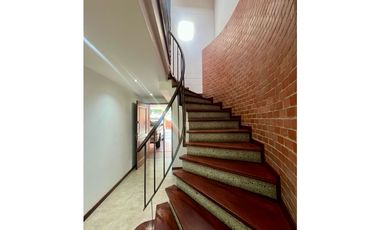 Casa en Arriendo en Envigado Loma del Chocho
