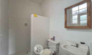 Casa esquinera en arriendo, barrio La Francia, Manizales