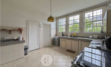 Casa esquinera en arriendo, barrio La Francia, Manizales