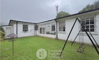 Casa esquinera en arriendo, barrio La Francia, Manizales