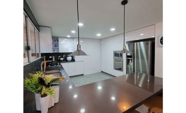 Venta de casa en la Estrella- Sector Suramerica