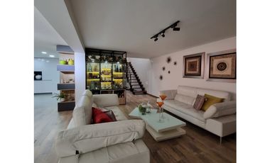 Venta de casa en la Estrella- Sector Suramerica