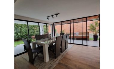 Venta de casa en la Estrella- Sector Suramerica