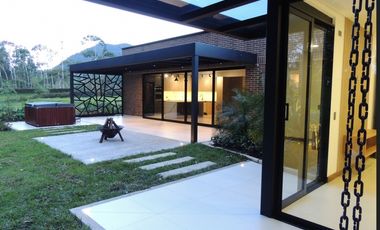 Venta De Casa Campestre En La Ceja Via San Antonio La Ceja