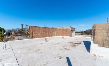 Galpón en venta zona Sur a una cuadra de Uriburu