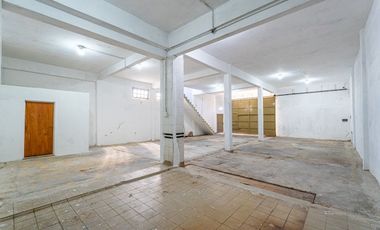 Galpón en venta zona Sur a una cuadra de Uriburu