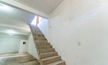 Galpón en venta zona Sur a una cuadra de Uriburu