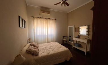 VENTA CASA - PLANTA ALTA - A 2 CUADRAS DE BV