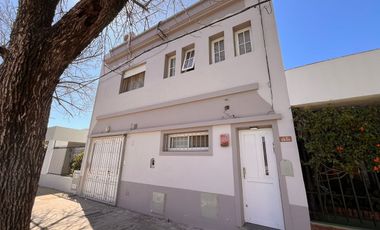 VENTA CASA - PLANTA ALTA - A 2 CUADRAS DE BV