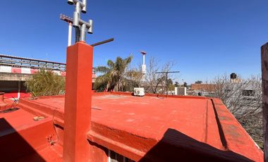 VENTA CASA - PLANTA ALTA - A 2 CUADRAS DE BV