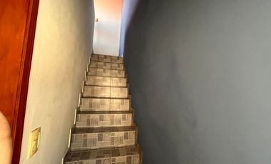 VENTA CASA - PLANTA ALTA - A 2 CUADRAS DE BV