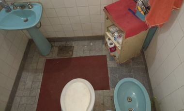 REMAX Vende Casa a Refaccionar en Monte Vera.
