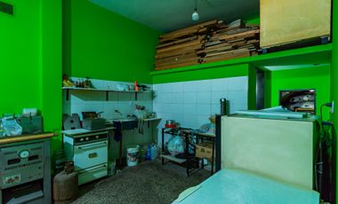 Locales comerciales lote prop venta Casanova centr