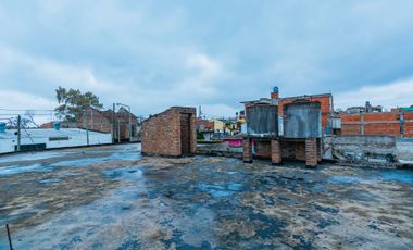 Locales comerciales lote prop venta Casanova centr