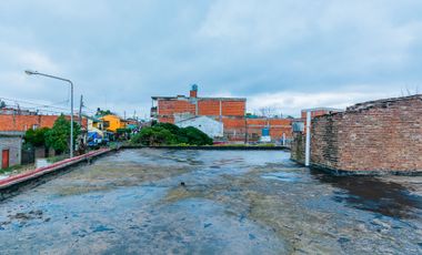 Locales comerciales lote prop venta Casanova centr