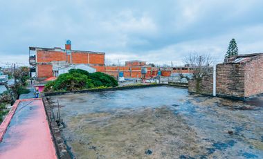 Locales comerciales lote prop venta Casanova centr