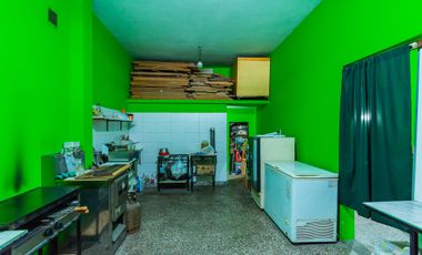 Locales comerciales lote prop venta Casanova centr
