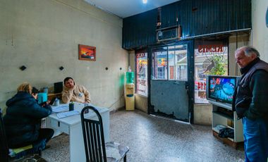 Locales comerciales lote prop venta Casanova centr